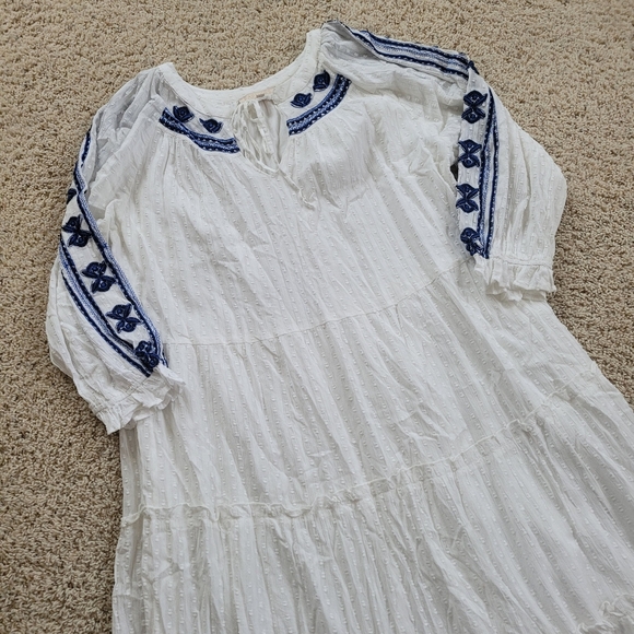 Farmers Market XL Embroidered Floral Long Sleeve Tiered Maxi Dress White - Picture 3 of 16